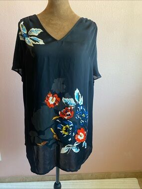 CABI Women's Black Floral V-Neck Tunic Top